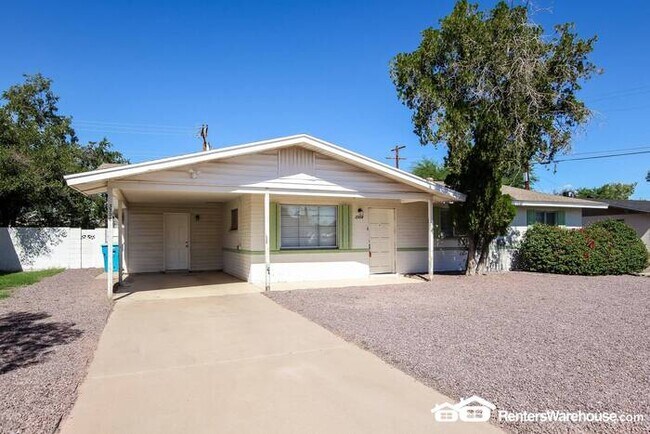 Foto del edificio - Midcentury 3 Bedroom Phoenix Home