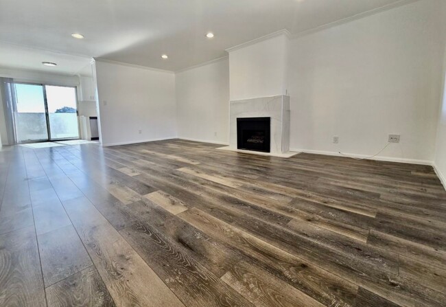 Building Photo - 4225 Inglewood Blvd