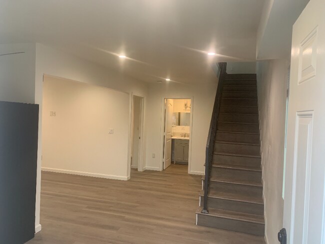 Building Photo - 5140 6th Ave