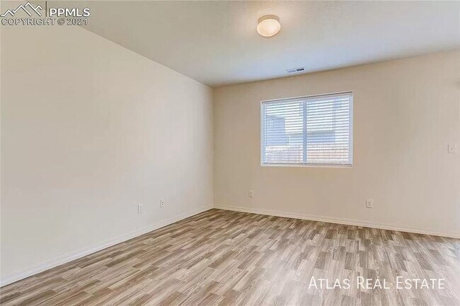 Foto del edificio - 840 Endeavor Wy