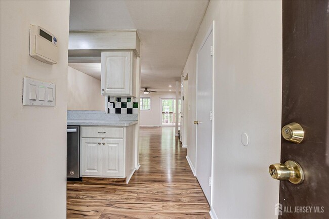 Building Photo - 12 Tulip Ct
