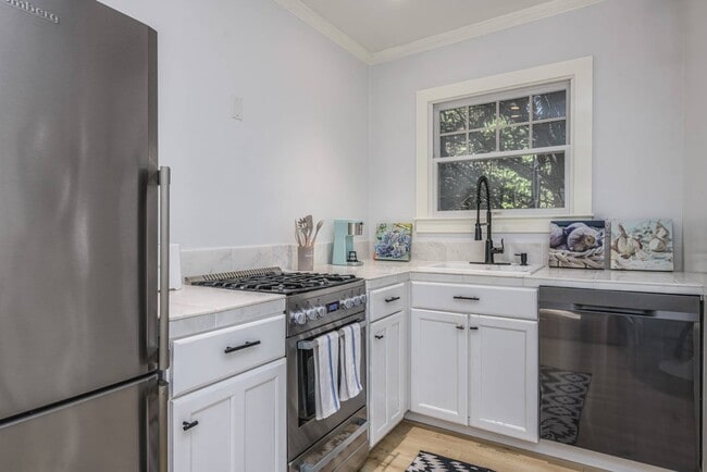 Building Photo - 48 Osborne Ave