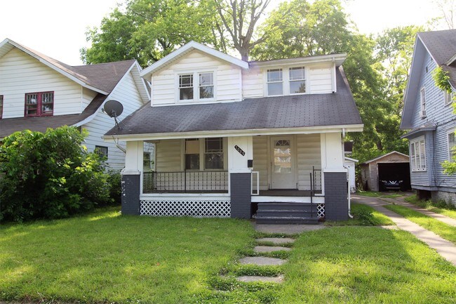 Building Photo - 1005 Lawndale Ave