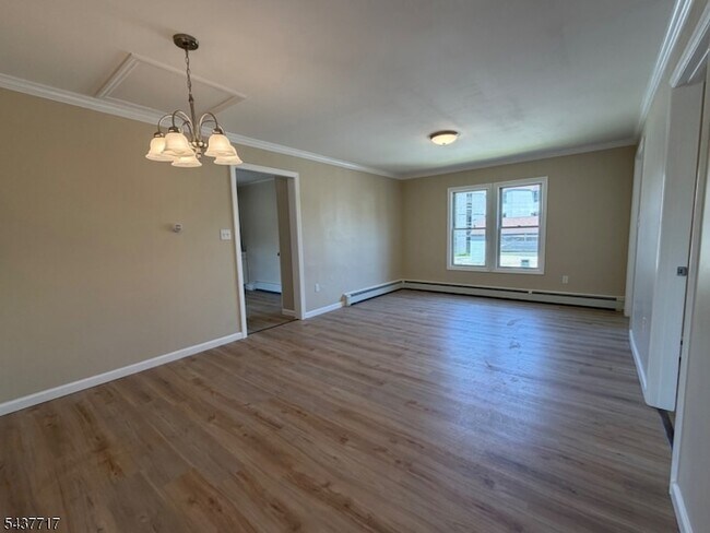 Building Photo - 28 Diller Ave