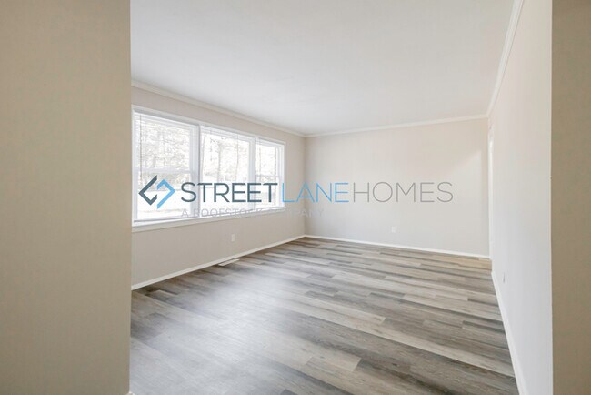 Foto del edificio - NOW OFFERING HALF OFF THE FIRST FULL MONTH...