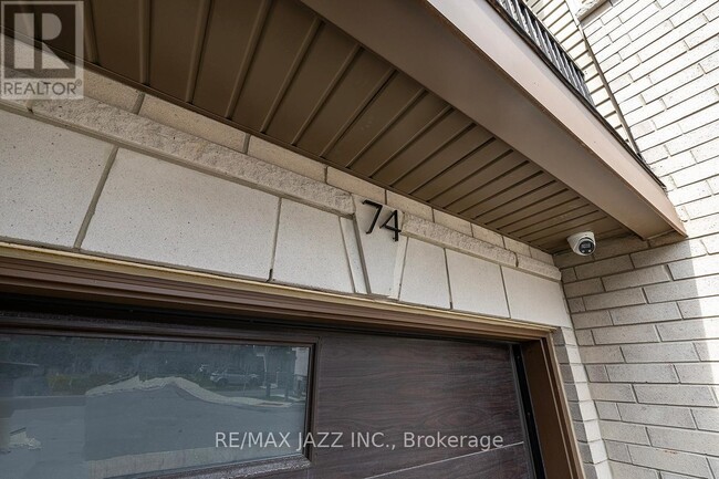 Building Photo - 74 Ambereen Pl