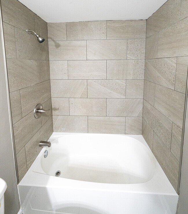 Building Photo - Cascade Place Apartments