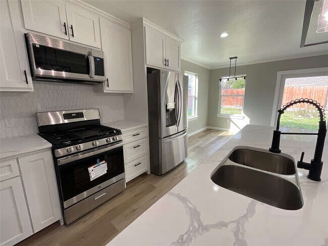 Foto del edificio - 7735 Meadville St