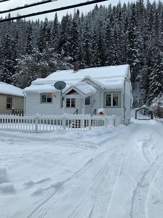 Primary Photo - 2 bedroom, 1 bath house located in Wallace...