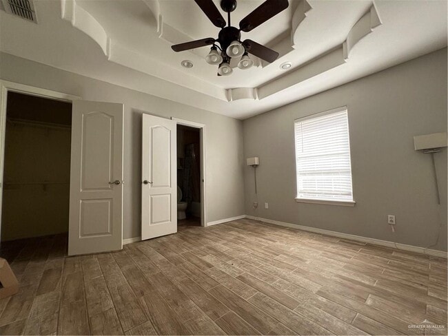 Building Photo - 3404 N Robin Ave