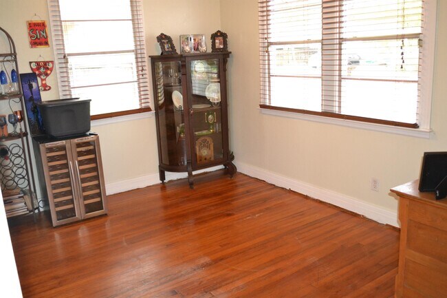 Foto del edificio - 128 Gruner Rd