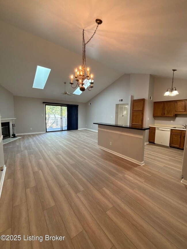 Building Photo - 816 Washburn Ave