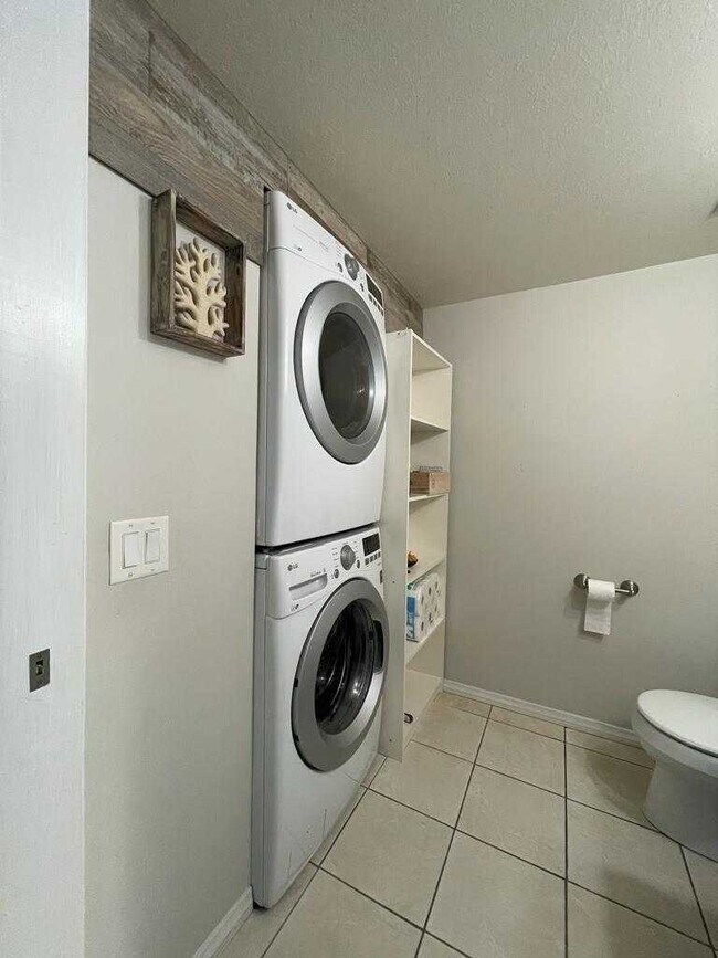 Foto del edificio - 8972 Fletcher Valley Dr