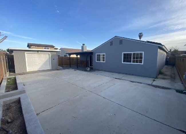 Building Photo - 1810 Thelborn Way
