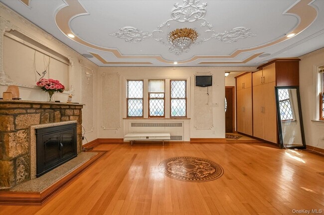 Building Photo - 63-42 Alderton St