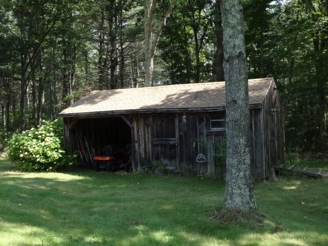 Building Photo - 827 Tunk Hill Rd