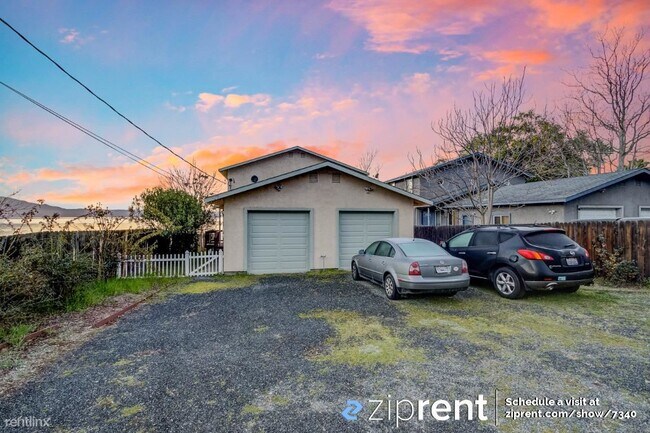 Foto del edificio - 3 br, 2 bath House - 4571 E Hwy 20, Nice, ...