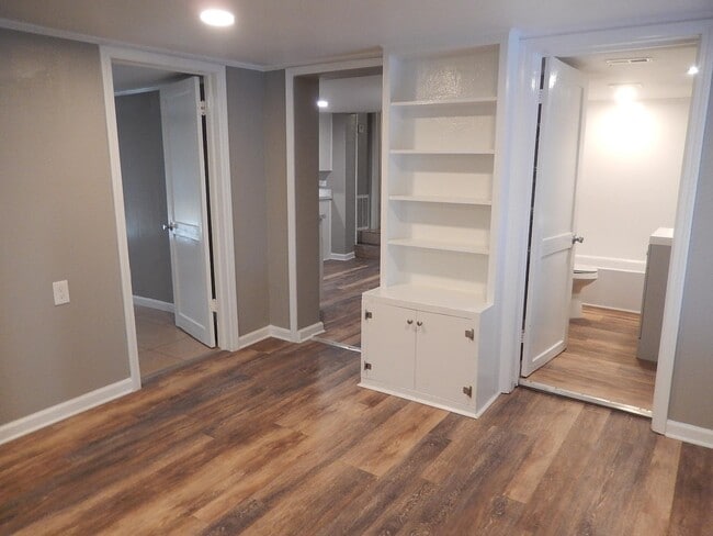 Building Photo - 1529 Elberta Dr