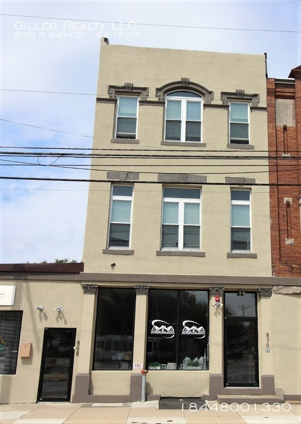 Primary Photo - Huge beautifully rehabbed Apartment!
