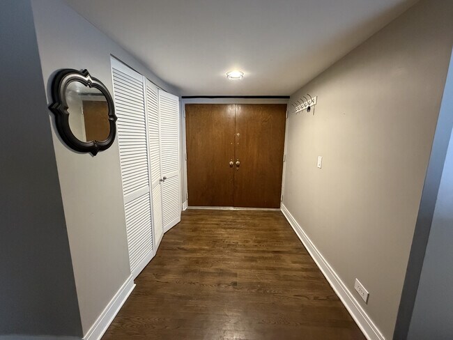 Foto del edificio - 1301 N Western Ave