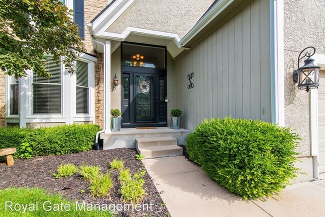 Building Photo - 4 br, 3 bath House - 12194 S Rene Street