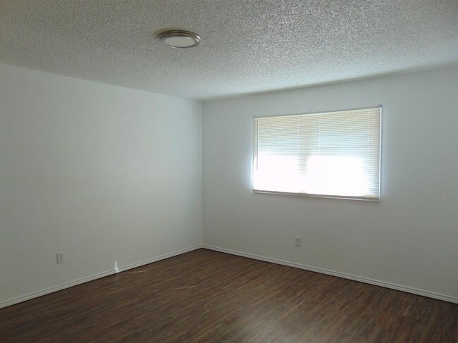 Building Photo - 9605 Avenue X