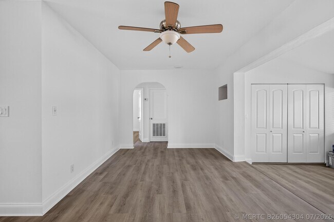 Foto del edificio - 423 SW 11th Ct