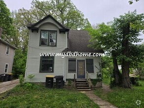 Building Photo - 615 W Foster Pkwy