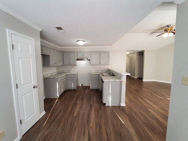 Building Photo - 2169 Stone Stream Dr