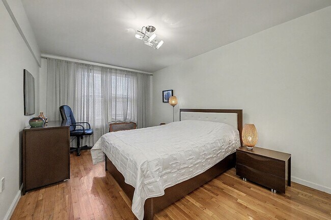 Foto del edificio - 1577 E 17th St