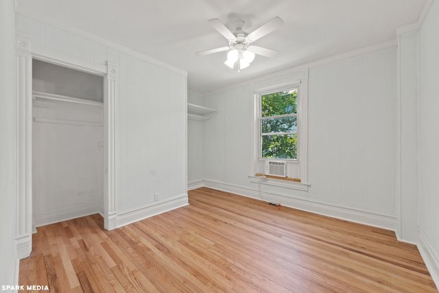 Building Photo - 1813 W Greenleaf Ave