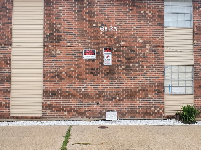 Foto del edificio - 6825 E Coronet Ct