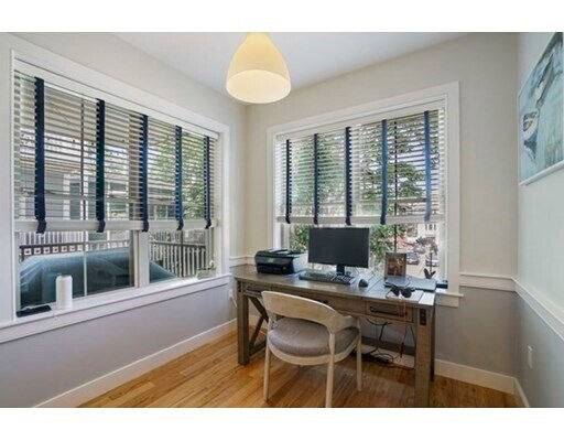 Foto del edificio - 770 E 3rd St