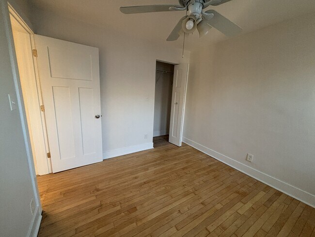 Cama 1 - 8039 White Ave