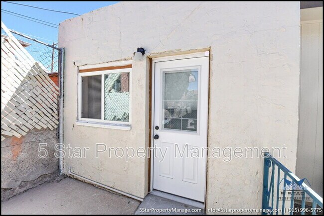 Building Photo - 1212 N Laurel St