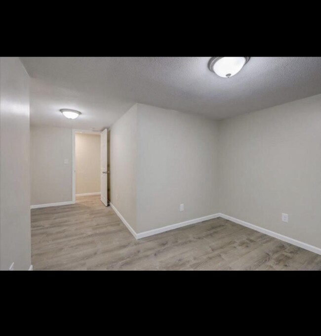 Foto del edificio - 4253 James Ave N