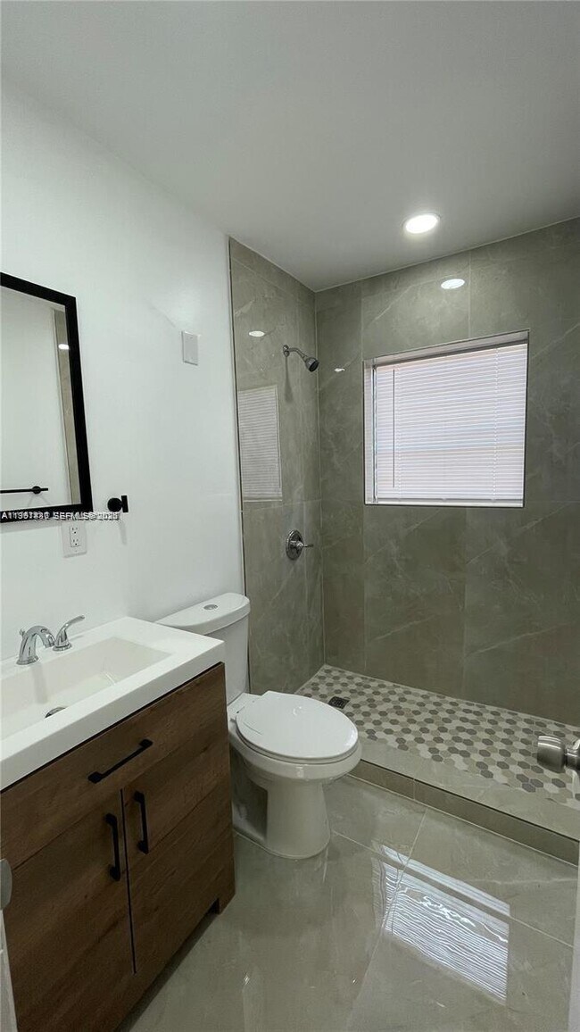 Foto del edificio - 604 Glenn Pkwy