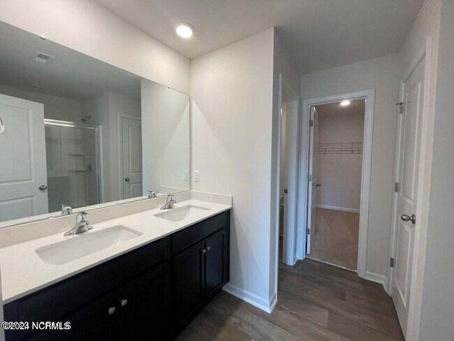 Building Photo - 4533 Sandstone Dr
