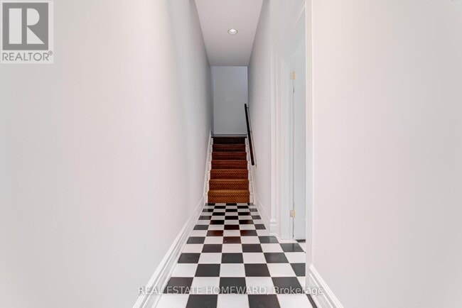 Building Photo - 12 Admiral Rd