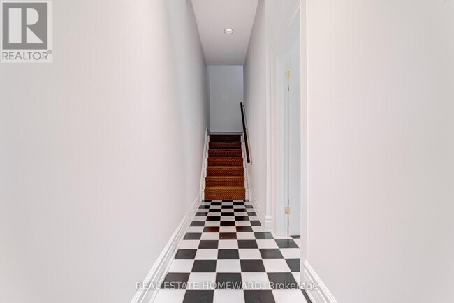 Photo du bâtiment - 12 Admiral Rd