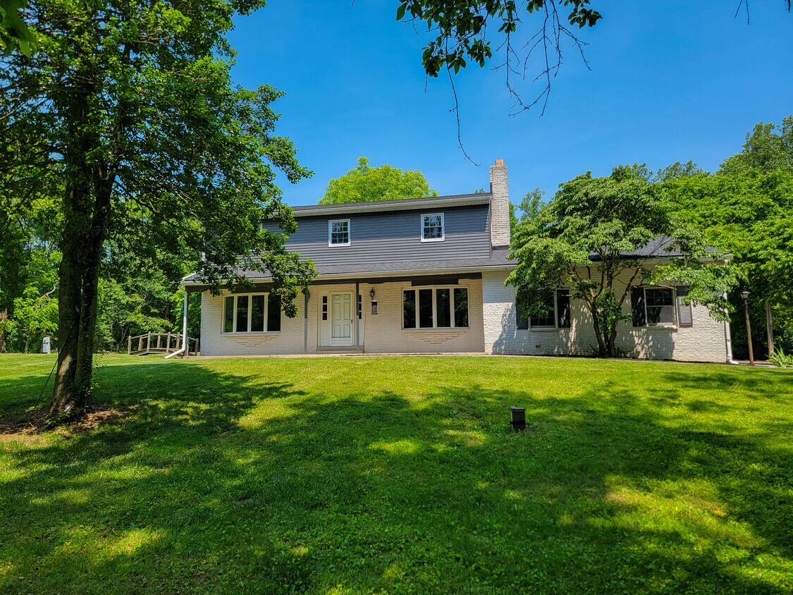 Foto principal - 380 Netzley Dr