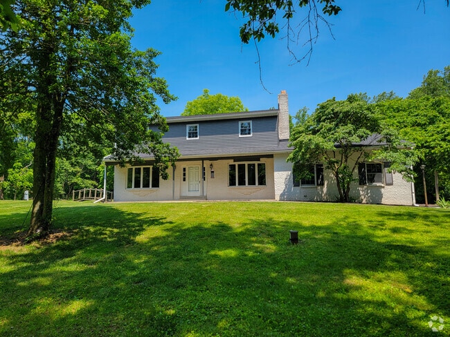 Building Photo - 380 Netzley Dr