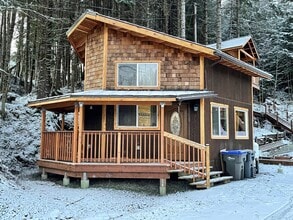 Building Photo - 12050 Mendenhall Loop Rd