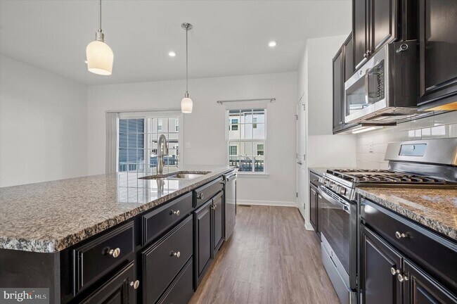 Foto del edificio - 214 Bamboo Dr