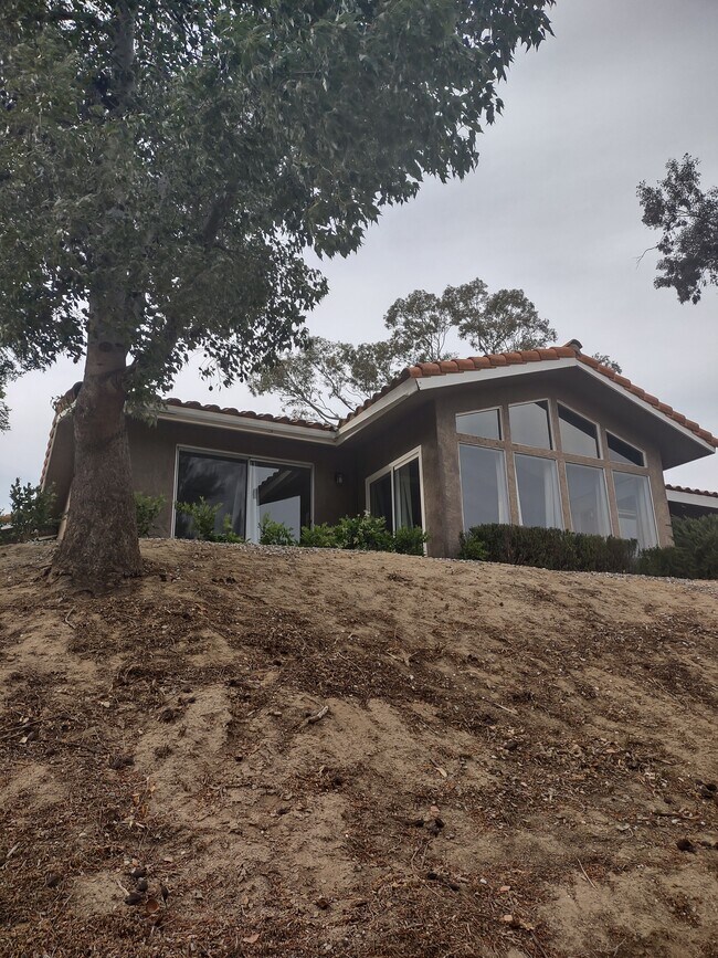 Foto del edificio - 37850 De Portola Rd