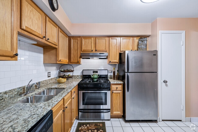 1A 1BR, 1BA - 650SF - Cocina - Huntington Square