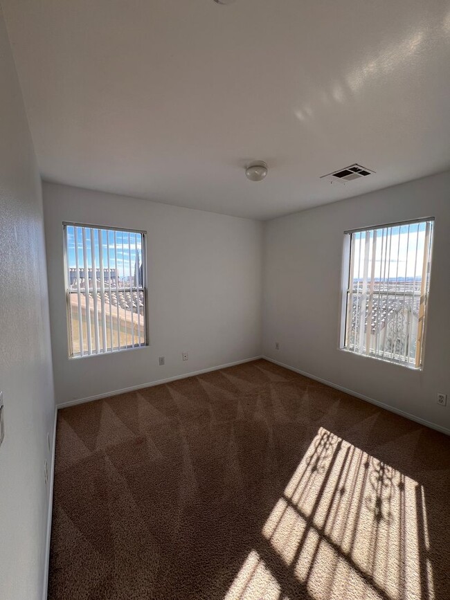 Foto del edificio - Great 3 Bedroom home in Summerlin area Cha...