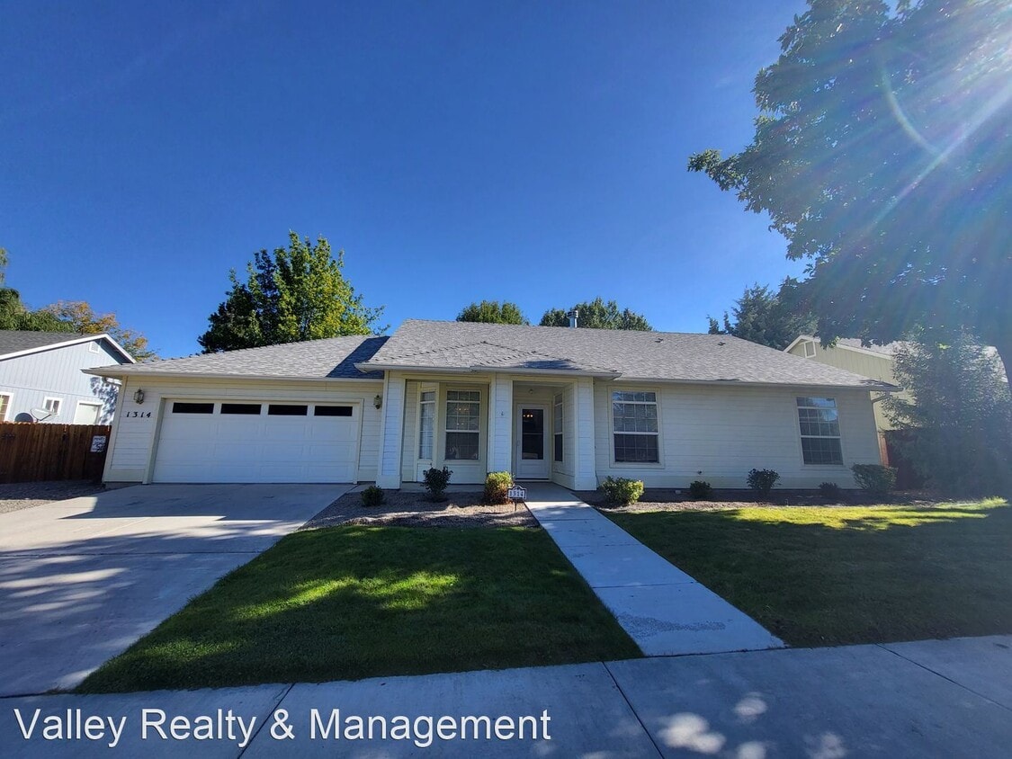 1314 Penn Ln, Gardnerville, NV 89410 House Rental in Gardnerville, NV