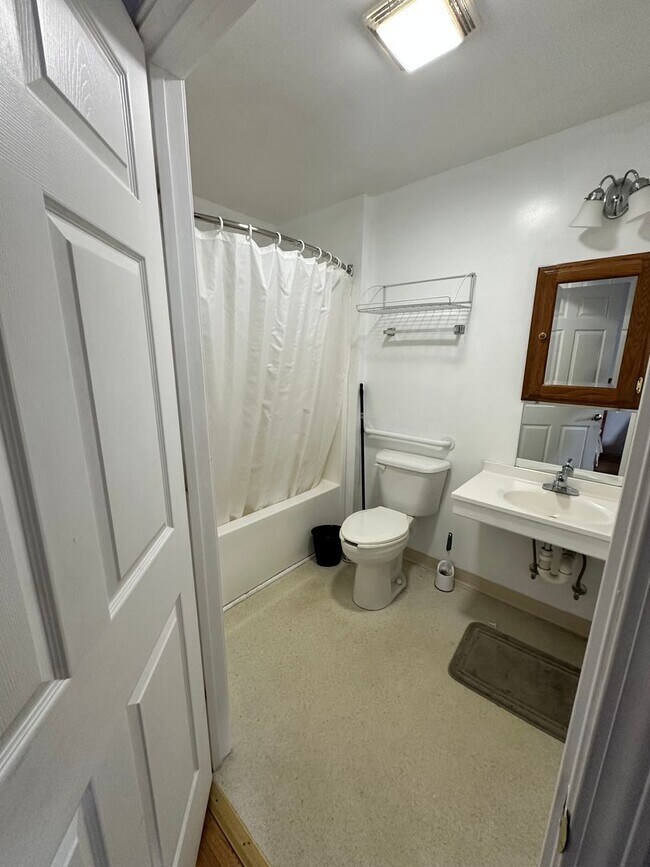 Foto del edificio - All Inclusive Furnished Studio Apartment