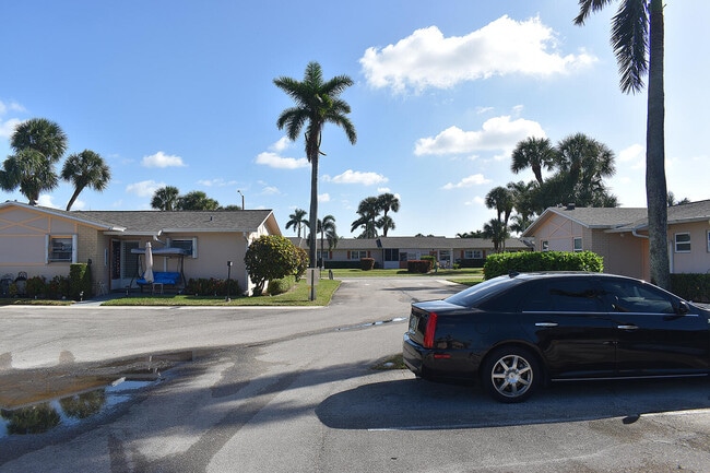 Building Photo - 2689 Dudley Dr W